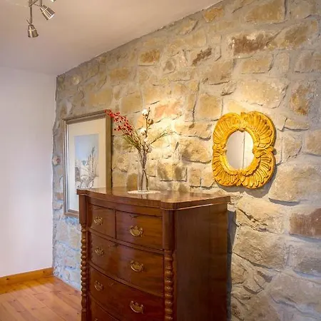 House With 7 Bedrooms In Villaviciosa With Wonderful Mountain View Enclosed Garden And Wifi 2 Km From The Beach Prázdninový dům *